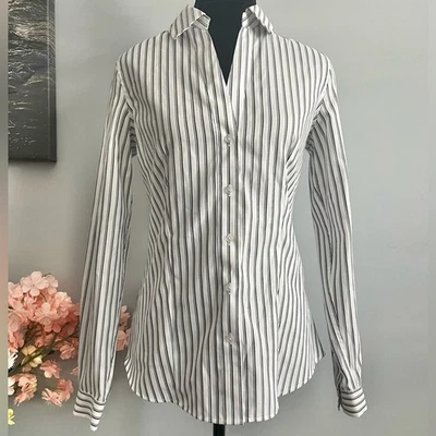 Blusa Jones New York para mujer de fácil cuidado con botones manga larga talla mediana Foto 1 de 4