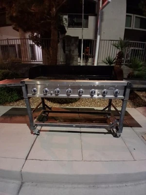8 Burner Banquet Propane Gas Grill Stainless Steel ,Bakers And Chefs Brand - Image 1 of 4