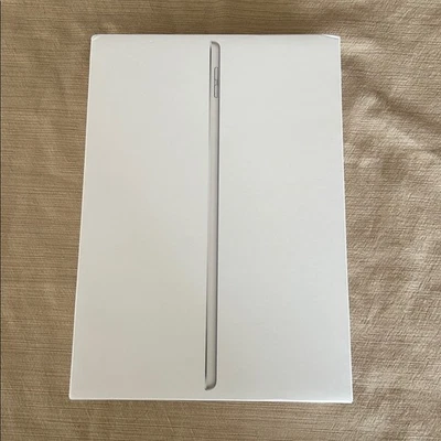 Apple iPad 9ª Generación 64GB Plateado Usado CAJA VACÍA SOLO uso para regalo Foto 1 de 4