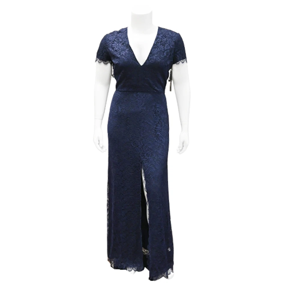 MONIQUE LHUILLIER | Midnight Navy Lace Long Gown Size 16 - Image 1 of 4