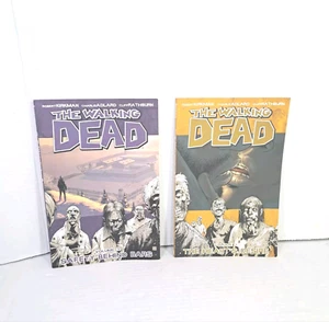 Lote de novelas gráficas de imagen de The Walking Dead volumen 3 y 4 zombis de bolsillo - Imagen 1 de 2