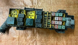 2002-2004 Jeep Liberty Fusebox Fuse Box Relay 56009951af OEM FREE SHIP B16 - Picture 1 of 9