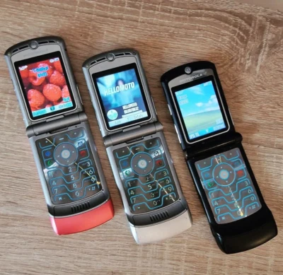 Unlocked Motorola RAZR V3 Razor Cell Phone all colors 2G vintage mobile phone - Image 1 of 4