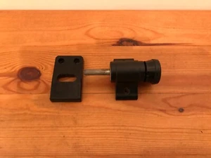 REEBOK RT1000 TREADMILL SAFETY LOCK AND PLATE - Picture 1 of 3