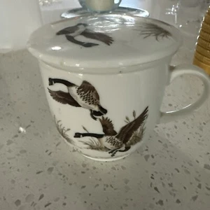 Vintage Hues & Brews Geese Tea Mug Cup with Tea Strainer & Coaster Lid Japan - Imagen 1 de 5