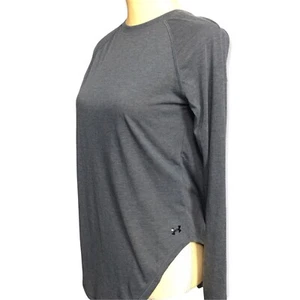 NEW Women’s Under Armour Loose Fit XS Long Sleeve Active Top Shirt w/ $39.99 tag - Picture 1 of 15