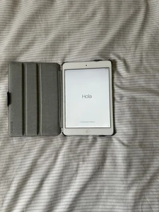 Apple iPad Mini  - Picture 1 of 3