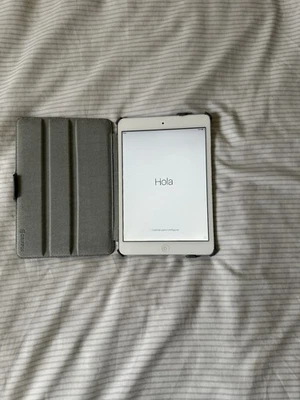 Apple iPad Mini  - Image 1 of 3