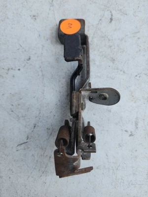 Palanca de liberación de maletero Toyota Corolla AE86 Foto 1 de 2