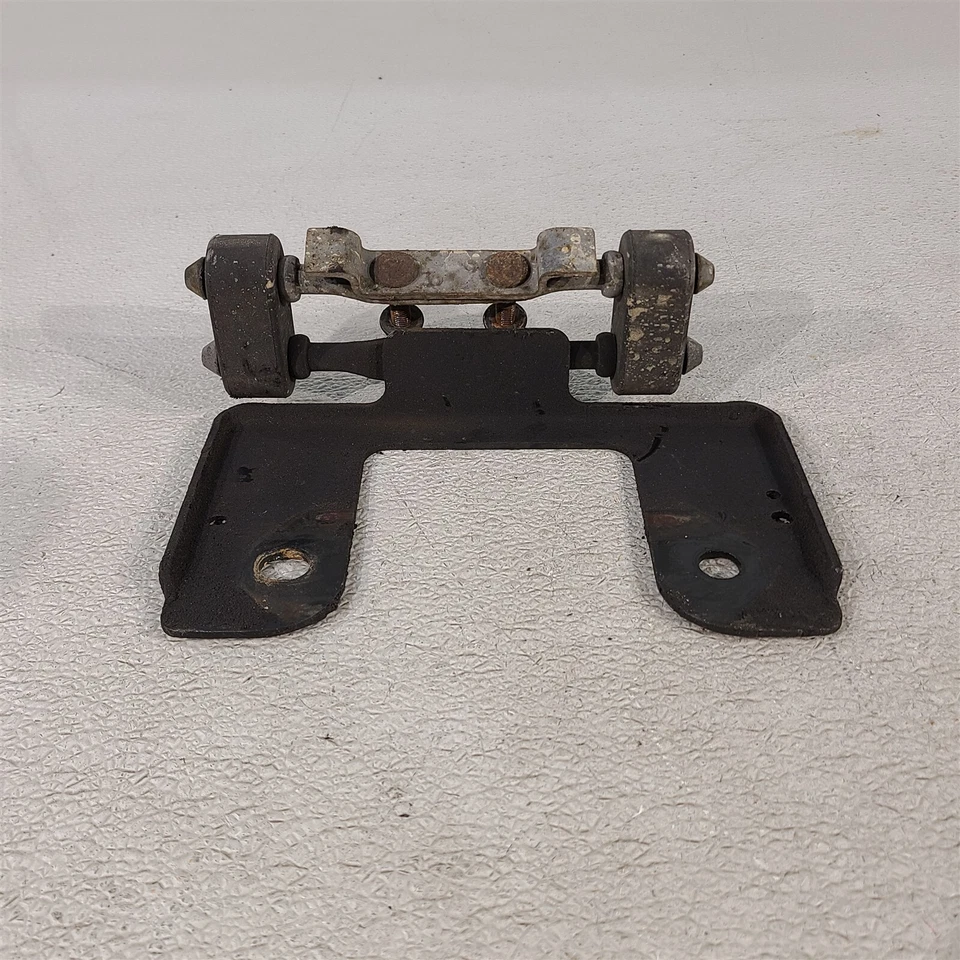 96-98 Mustang Cobra Transmission Mount Manual Aa7422 - Image 1 of 4