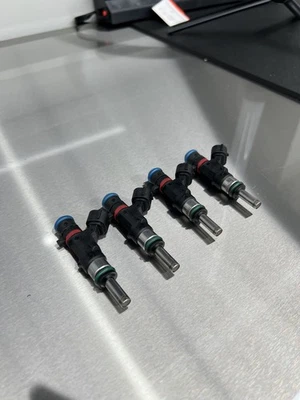 08-15 JUEGO DE INYECTORES DE COMBUSTIBLE MITSUBISHI LANCER EVOLUTION EVO X RALLIART STOCK OEM Foto 1 de 4