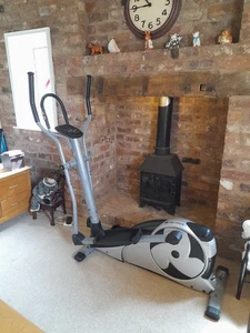 Roger Black Cross Trainer Elliptical Machine - Picture 1 of 4