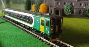 Hornby R2931 Class 153 DMU London Midland Model Train - Picture 1 of 6