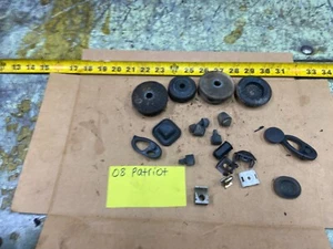 2006-2011 Jeep PATRIOT MISC. PARTS AND CLIPS - Bild 1 von 20