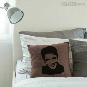 Elvis Stencil - Reusable Wall stencil - Wall Art - DIY Art - Famous Icons 10129 - Picture 1 of 7