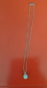 versilberte Kette mit Kugel - Bild 1 von 1