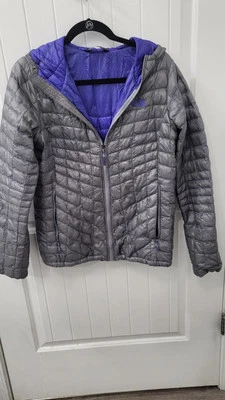 The North Face Women's Thermoball Hoodie Jacket Grey Size Medium  - Image 1 of 4