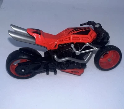 2011 Hot wheels Street Power X-Blade Bike Red and Black 1:18 scale Diorama Model - Image 1 of 4