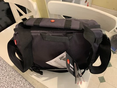 Manfrotto manhattan speedy 30 Messager - Camera/Lens/Laptop Shoulder Bag - Image 1 of 4