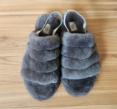 Sandálias UGG Fuzz Yeah Slide Chinelos Cinza Carvão Tamanho 6 Sherpa Fuzzy Fofas - Imagem 1 de 4