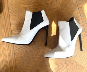 Saint Laurent White Leather Ankle Boots Size 40 Great Condition - Picture 1 of 9