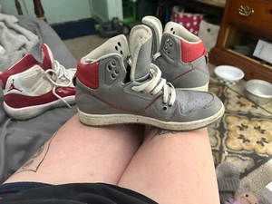 Size 7.5 - Jordan 1 Flight Grey Red - Picture 1 of 5