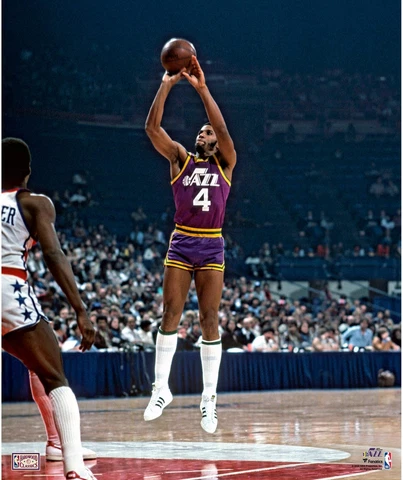 Adrian Dantley Utah Jazz Unsigned Shooting Photograph Cover