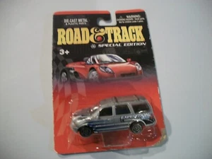Road & Track FORD EXPEDITION Special Edition 1:64 Diecast  - Picture 1 of 4