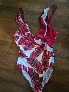 One piece Unbranded bathing suit Adjustable Straps "V" neck with ruffle size L - Picture 1 of 9