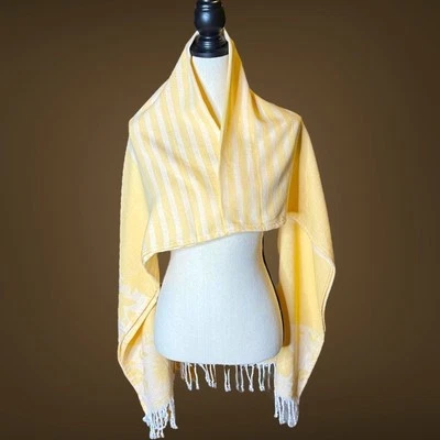 Novo com etiquetas The Girlfriend envoltório de toalha de tecido branco amarelo 70” boho cobertura de praia - Imagem 1 de 4