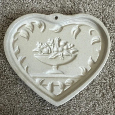 VTG 1999 Pampered Chef Come To The Table Heart Mold Press Cookie FamilyHeritage - Image 1 of 4