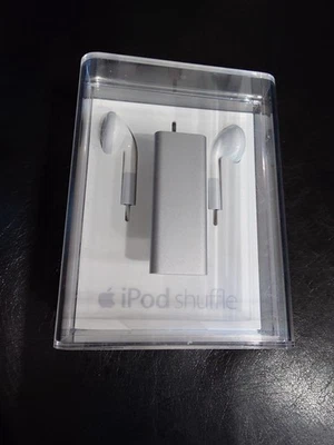 Apple iPod shuffle 3rd Generation 4GB Silver BRAND NEW, NOT FAKE CHINESE - Image 1 of 2
