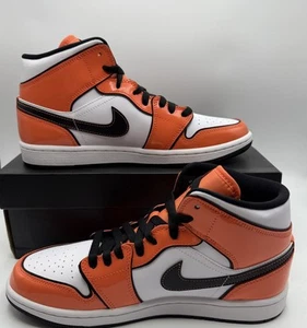 Air Jordan 1 Mid SE Turf Orange Uomo TG 8.5 DD6834 802 Nuovo!!! - Foto 1 di 11
