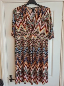Nina Leonard XL Dress 44 Inch Bust V-neck Pixel Print Stretch (JS) - Picture 1 of 6