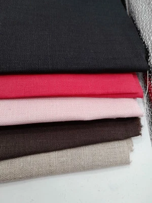 Craft Linen Remnant Bag 5 Pieces Of 100% Irish linen Crafting Fabric Pinks CL58 - Image 1 of 4