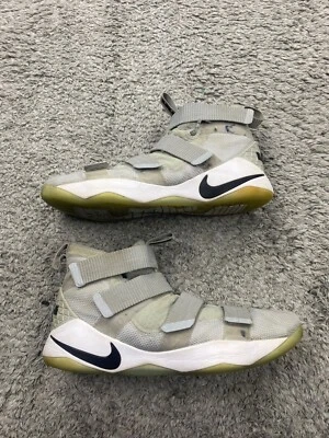 Nike Lebron Soldier XI 11 Zapatilla de Baloncesto Hombres 14 Parte Superior Alta Gris 943155-002 Foto 1 de 4