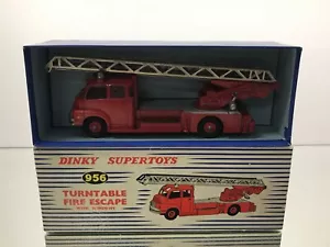 DINKY TOYS 956 TURNTABLE FIRE ESCAPE WITH WINDOWS -RED L20.0cm - GOOD IN BOX - Imagen 1 de 10