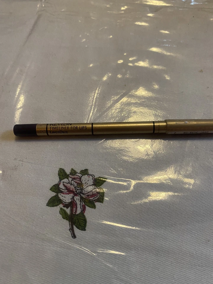 Revlon Timeliner Lips LavernDare - Image 1 of 1