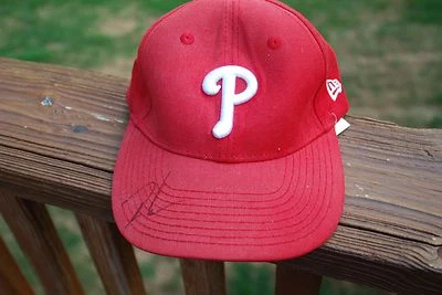 Philadelphia Phillies New Era cap signed by Ryan Madson - Image 1 of 2