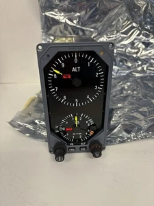 Bendix King KAV485 Altitude Vertical Speed Indicator P/N 066-3077-38 Honeywell - Picture 1 of 8