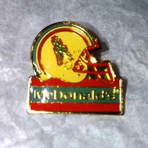 1980s McDonalds Houston Oilers Helmet Pinback~ VERY RARE~ Cant find another one - Picture 1 of 3