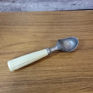 Vintage EKCO Ice Cream Scoop Beige Plastic Handle Aluminum Scoop 7.5" - Picture 1 of 4