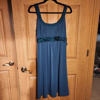 Pea in the Pod Maternity Dress Large Green Sleeveless Empire Waist Floral Detail - Image 1 of 4