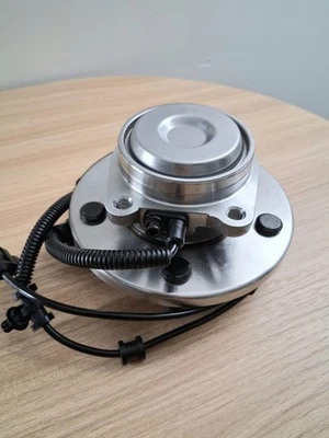 Conjunto de cojinete y buje de rueda trasera Chrysler Town & Country 2012-2016 Foto 1 de 4