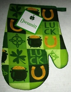 ST PATRICK'S DAY OVENMITT 10"  ST PATRICK'S DAY LUCKY ICONS - Picture 1 of 1