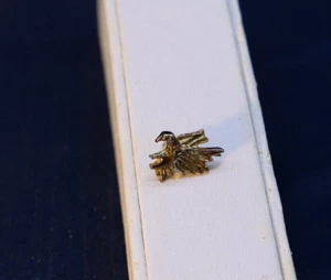Flying Eagle Lapel Pin Gold Tone - Picture 1 of 6