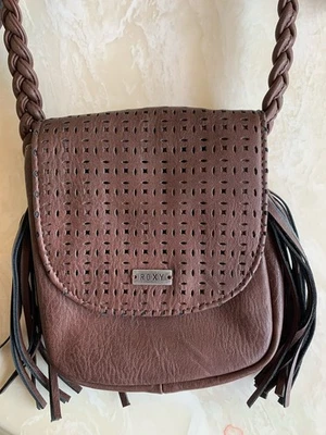 Bandolera Roxy Marrón Flecos Correa Trenzada Diseño Recorte a Presión Foto 1 de 4