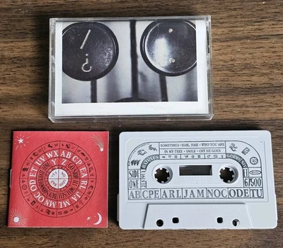 RARE VTG Pearl Jam: No Code Cassette, 1996 Epic Grunge Rock WITH BOOK INCLUDED - Image 1 of 4