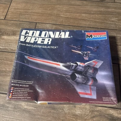 Battlestar Galactica Monogram Colonial Viper 1:32 Scale Model Kit Sealed - Image 1 of 4