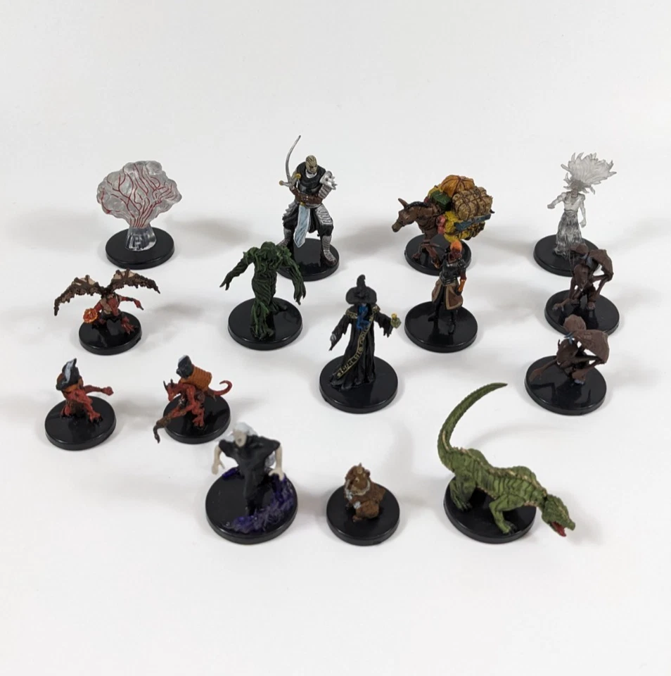 D&D Miniatures RPG Lot Of 15 Minis C & UC Icons Fangs & Talons Set Used - Image 1 of 1